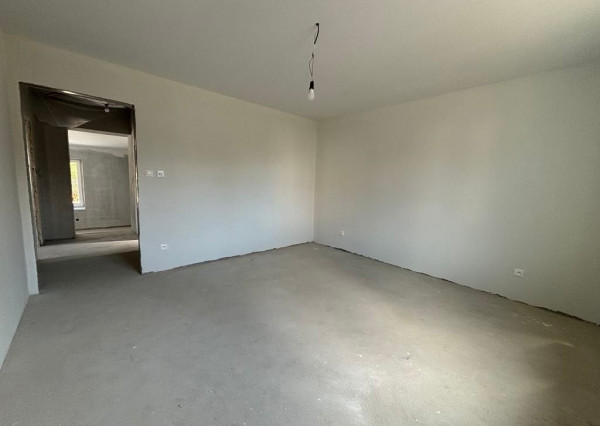 PREDAJ -Exkluzívna ponuka  3i RD - kompletná rekonštrukcia, terasa, pozemok 450m2 - Bánovcen/B / Biskupice