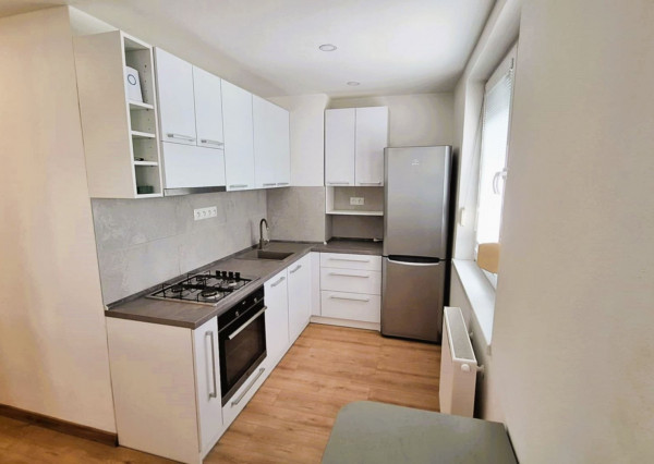 Rezervované...TOP/ Rybany - 2 izbový byt s loggiou a s garážou