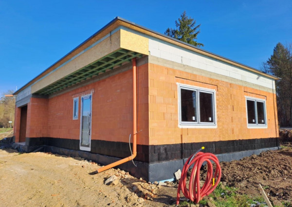 Lukratívna ponuka novostavba v Uhrovci , poz. 527m2