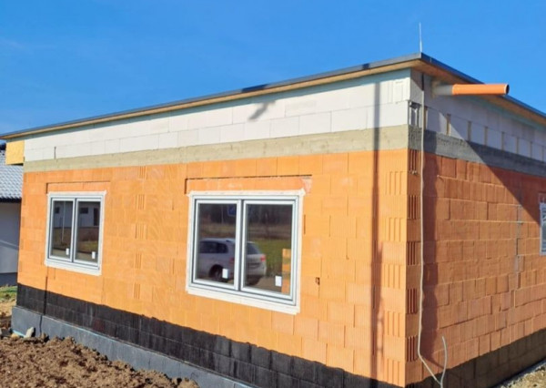 Lukratívna ponuka novostavba v Uhrovci , poz. 527m2