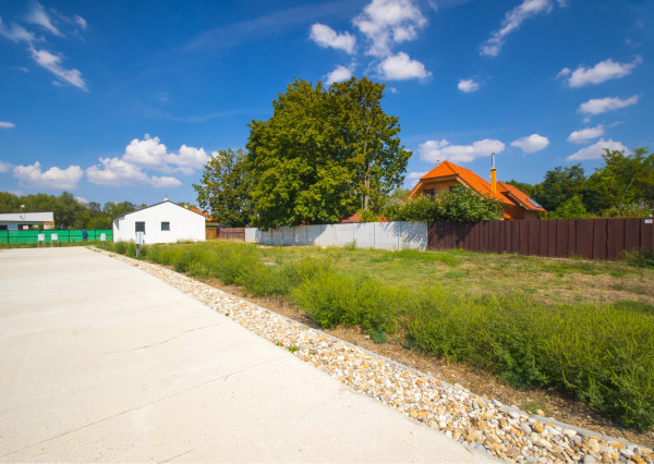 Na predaj rekreačná chata s priestranným pozemkom v obci Blahová