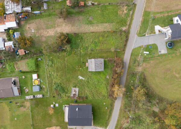 Exkluzívne iba u nás na predaj stavebný pozemok 1251m2 , Brezolupy