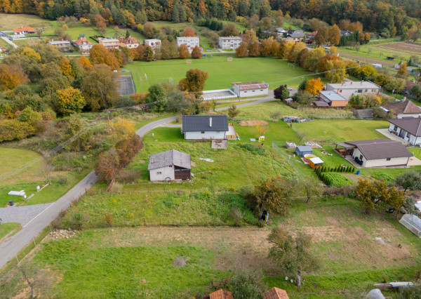 Exkluzívne iba u nás na predaj stavebný pozemok 1251m2 , Brezolupy