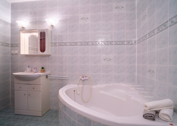 REZERVOVANÉ: Na predaj poschodová 6-izbová vila v srdci Dunajskej Stredy