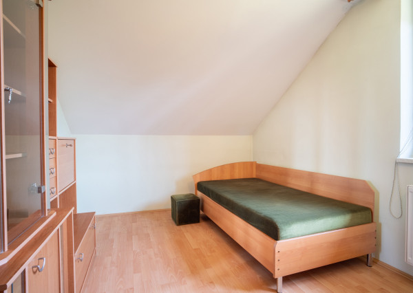 REZERVOVANÉ: Na predaj poschodová 6-izbová vila v srdci Dunajskej Stredy