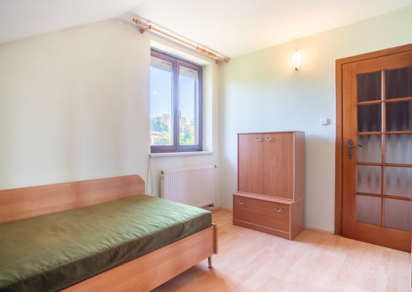 REZERVOVANÉ: Na predaj poschodová 6-izbová vila v srdci Dunajskej Stredy