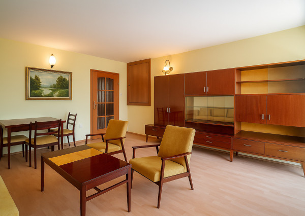 REZERVOVANÉ: Na predaj poschodová 6-izbová vila v srdci Dunajskej Stredy