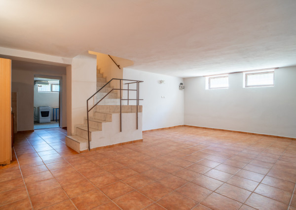 REZERVOVANÉ: Na predaj poschodová 6-izbová vila v srdci Dunajskej Stredy