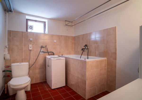 REZERVOVANÉ: Na predaj poschodová 6-izbová vila v srdci Dunajskej Stredy