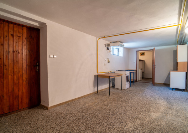 REZERVOVANÉ: Na predaj poschodová 6-izbová vila v srdci Dunajskej Stredy