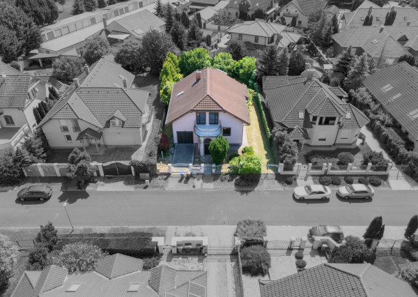 REZERVOVANÉ: Na predaj poschodová 6-izbová vila v srdci Dunajskej Stredy