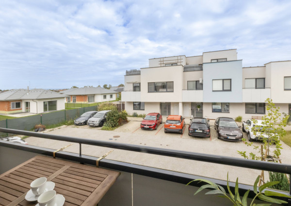 REZERVOVANÉ: Na prenájom 2-izbový byt s loggiou a parkovaním - Hviezdoslavov