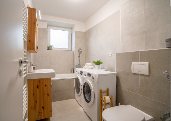 Na predaj kompletne zariadený 2-izbový byt v blízkosti OC Vivo