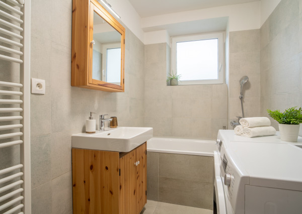 Na predaj kompletne zariadený 2-izbový byt v blízkosti OC Vivo