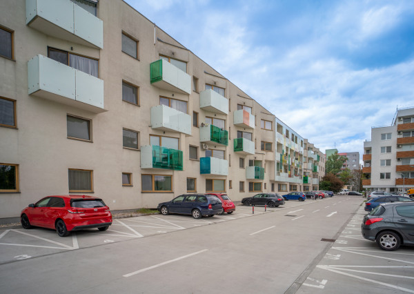 Na predaj kompletne zariadený 2-izbový byt v blízkosti OC Vivo