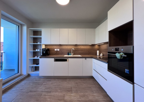 Na prenájom kompletne vybavený  2-izbový byt v Trenčíne