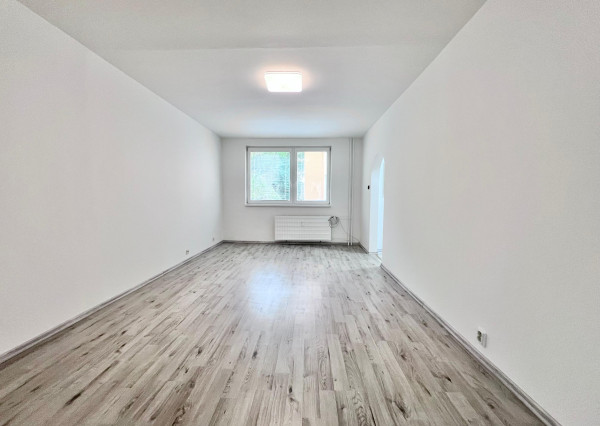 Na predaj priestranný 4-izbový byt v Trenčíne