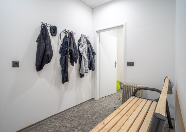 Na predaj priemyselný objekt s investičným potenciálom v Senci