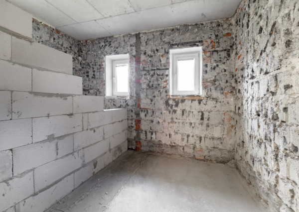 VÝRAZNE ZNÍŽENÁ CENA - Na predaj rozostavaný rodinný dom s veľkým pozemkom vo Vyšnom Kelčove