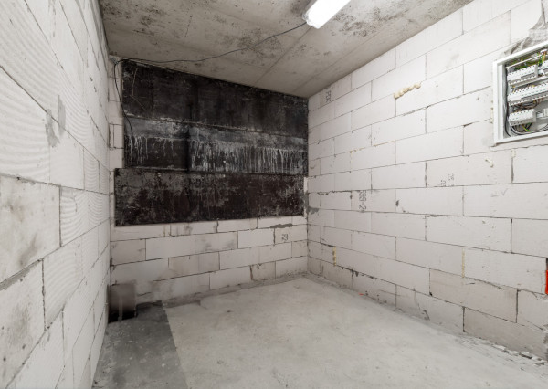 VÝRAZNE ZNÍŽENÁ CENA - Na predaj rozostavaný rodinný dom s veľkým pozemkom vo Vyšnom Kelčove