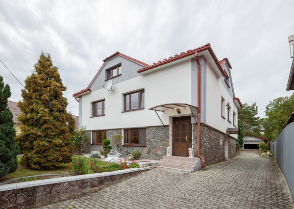 Na predaj 2-generačný rodinný dom v obci Zámutov