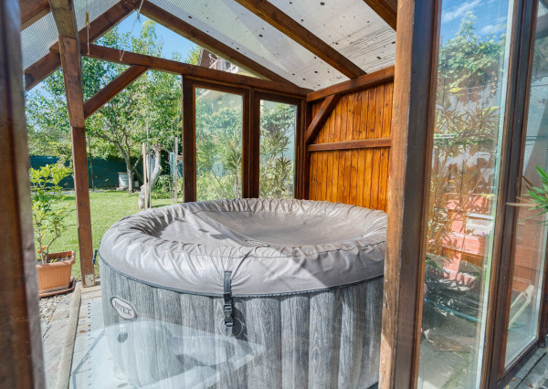 Na predaj celoročný záhradný dom v Čachticiach