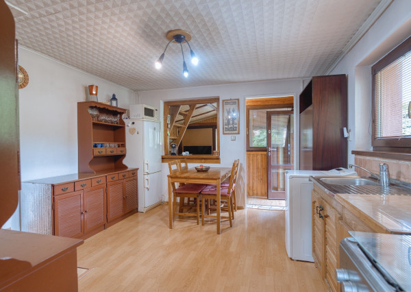 Na predaj celoročný záhradný dom v Čachticiach