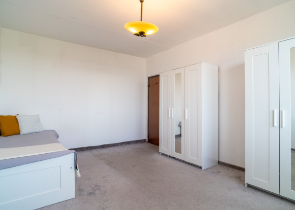 REZERVOVANÉ: Na predaj čiastočne zariadený 3-izbový byt na ulici Martina Rázusa v Malackách