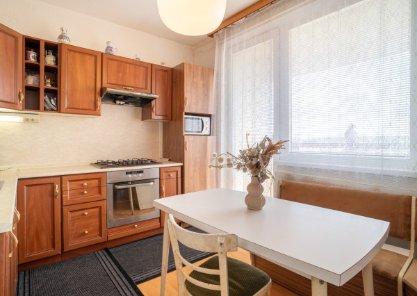 REZERVOVANÉ: Na predaj čiastočne zariadený 3-izbový byt na ulici Martina Rázusa v Malackách