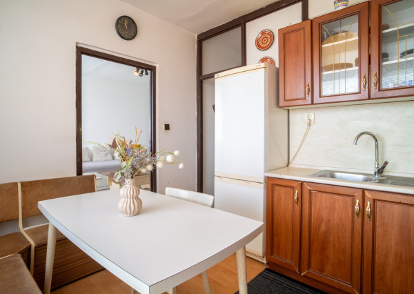 REZERVOVANÉ: Na predaj čiastočne zariadený 3-izbový byt na ulici Martina Rázusa v Malackách