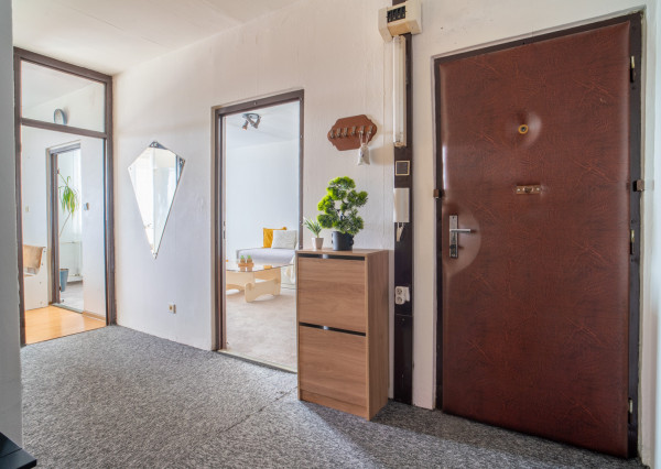 REZERVOVANÉ: Na predaj čiastočne zariadený 3-izbový byt na ulici Martina Rázusa v Malackách