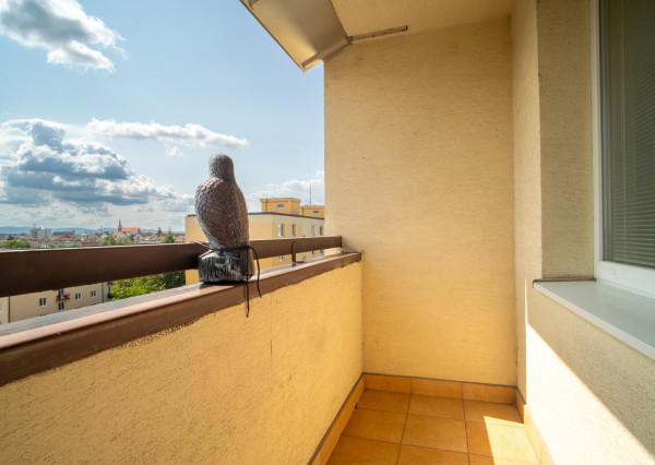 REZERVOVANÉ: Na predaj čiastočne zariadený 3-izbový byt na ulici Martina Rázusa v Malackách