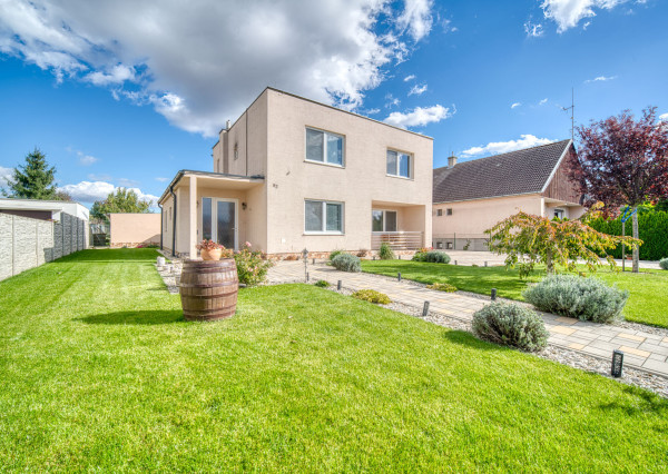 Na predaj 4-izbový rodinný dom v Zemianskych Sadoch