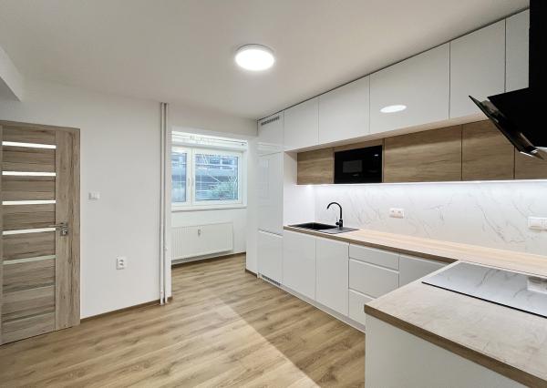 Na prenájom kompletne prerobený 2-izbový byt v Sučanoch