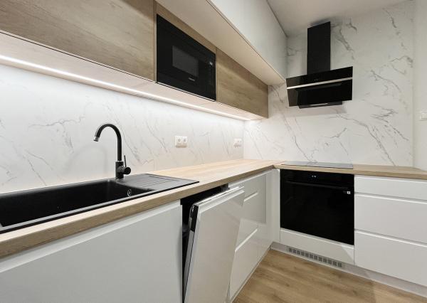 Na prenájom kompletne prerobený 2-izbový byt v Sučanoch