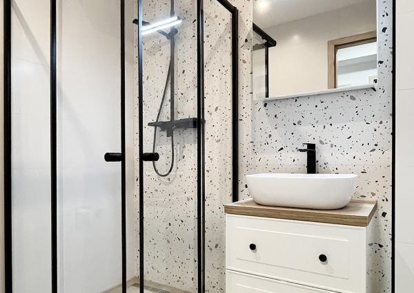 Na prenájom kompletne prerobený 2-izbový byt v Sučanoch