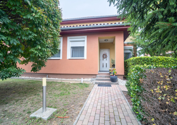 Na predaj rodinná vila v maďarskej obci Gyenesdiás