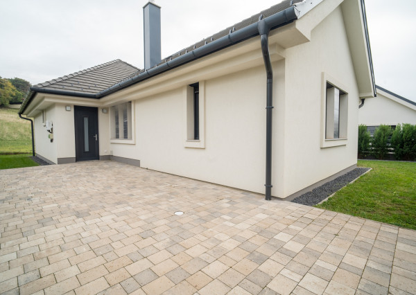 Na predaj moderná novostavba v lokalite Vonyarcvashegy