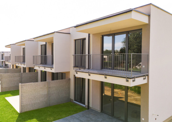 Na predaj skolaudovaný výnimočný 4-izbový byt s vlastnou záhradou vo Veľkom Orvišti