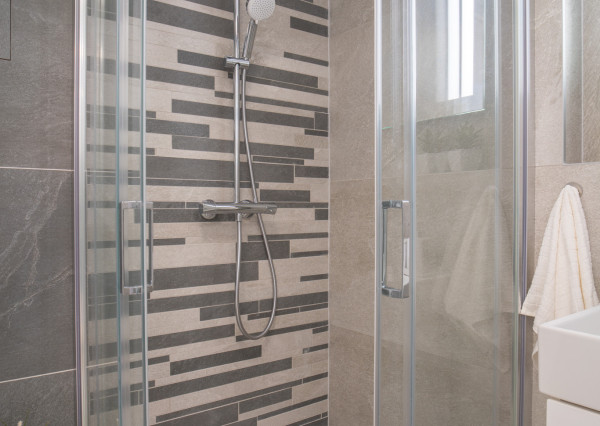 Na prenájom exkluzívny 2-izbový byt so šatníkom a panoramatickým výhľadom v projekte SKYPARK, Továrenská ulica