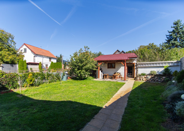 REZERVOVANÉ - Na predaj dom vhodný na podnikanie v Bzinciach pod Javorinou