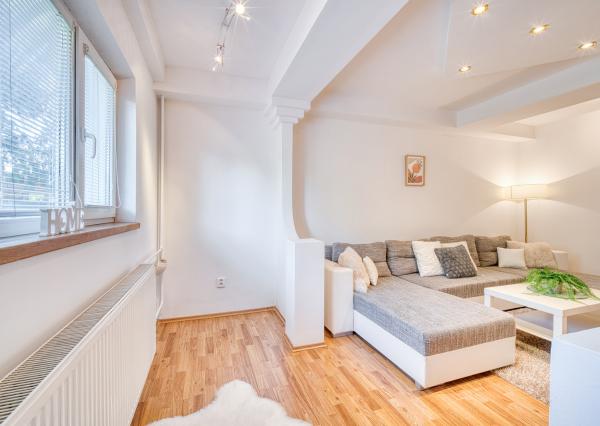 REZERVOVANÉ: Na predaj 2-izbový byt vo Veľkých Levároch