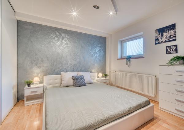 REZERVOVANÉ: Na predaj 2-izbový byt vo Veľkých Levároch