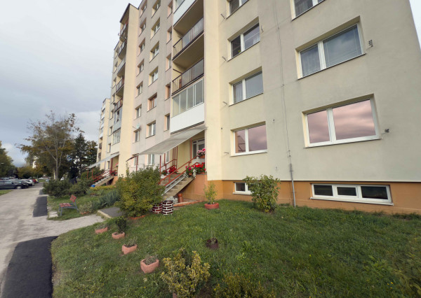 REZERVOVANÉ: Na predaj 3-izbový byt s veľkým potenciálom v Poprade