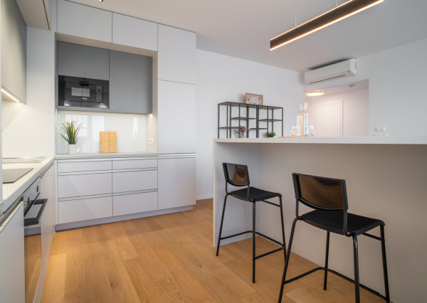 Na prenájom exkluzívny 2-izbový byt s výhľadom na Bratislavu v novej Klingerke