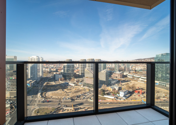 Na prenájom exkluzívny 2-izbový byt s výhľadom na Bratislavu v novej Klingerke