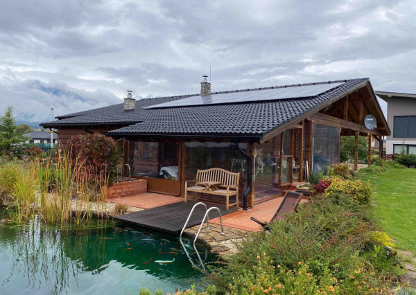 Na predaj dom snov–rodinné sídlo s jazierkom na kúpanie a panoramatickým výhľadom na Vysoké Tatry