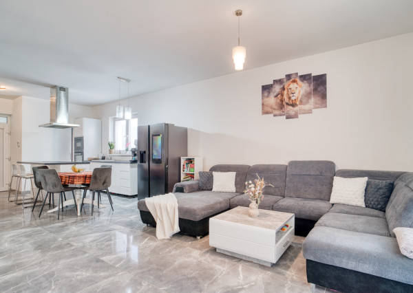 Na predaj priestranný 4-izbový rodinný dom v Bernolákove