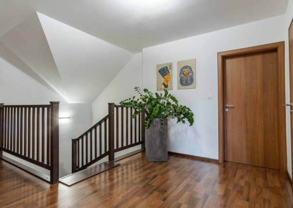 REZERVOVANÉ: Na predaj priestranný rodinný dom v pokojnej lokalite Hôrka