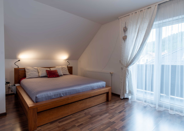 REZERVOVANÉ: Na predaj priestranný rodinný dom v pokojnej lokalite Hôrka